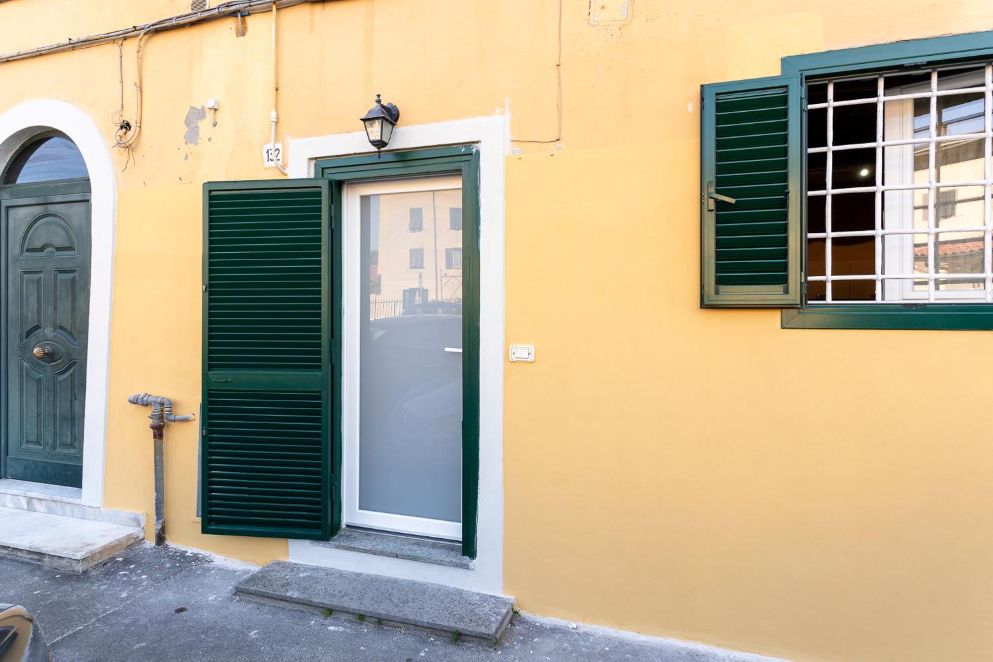 Livorno Yellow Apartament Near The Sea Zewnętrze zdjęcie